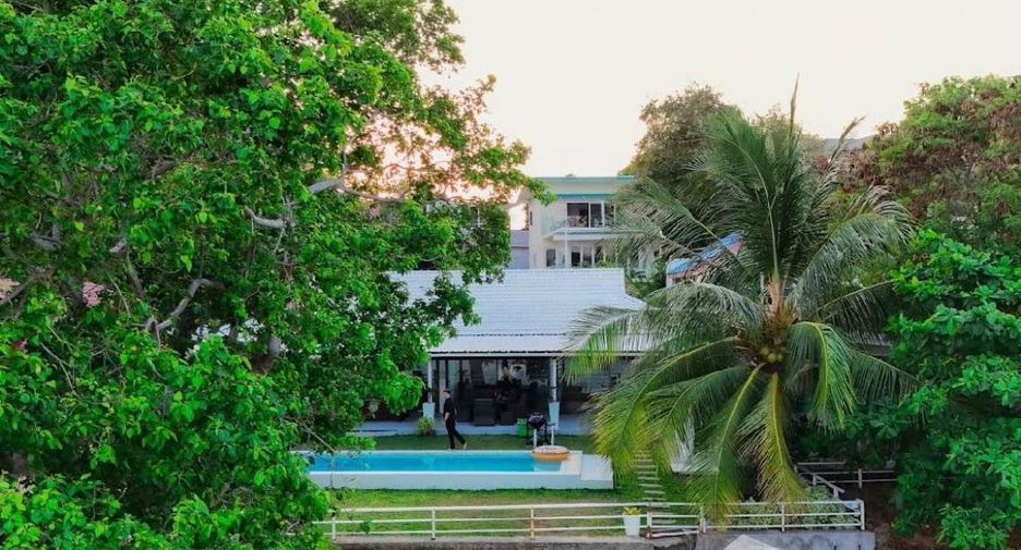 For rent 4 bedrooms villa in Mueang Phuket, Phuket