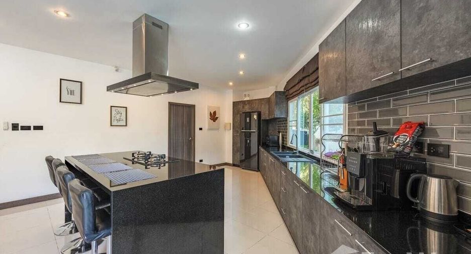 For sale 4 bedrooms villa in Mueang Phuket, Phuket