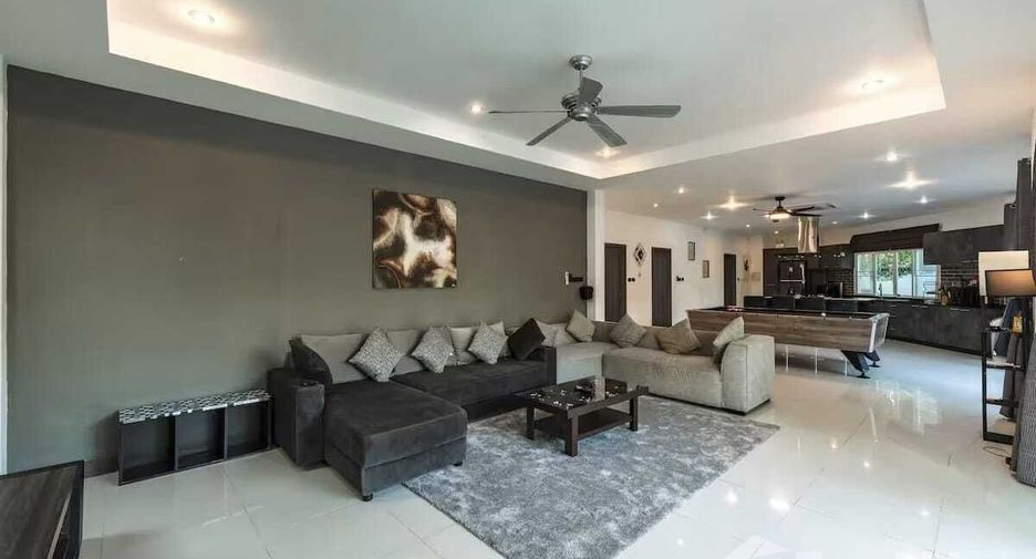 For sale 4 bedrooms villa in Mueang Phuket, Phuket