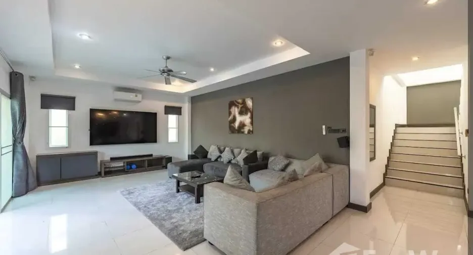 For sale 4 bedrooms villa in Mueang Phuket, Phuket