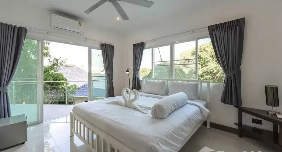 For sale 4 bedrooms villa in Mueang Phuket, Phuket