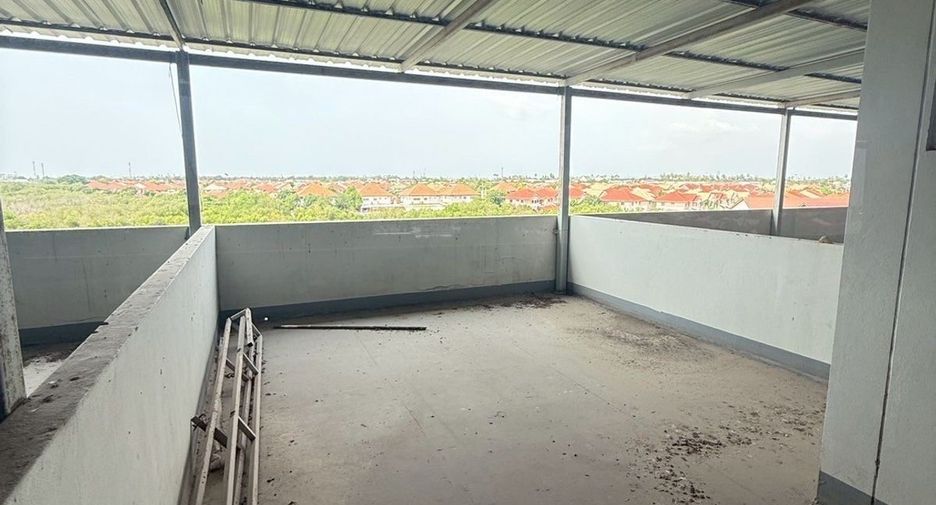À vendre 6 chambres maison de ville à Mueang Chon Buri, Chonburi