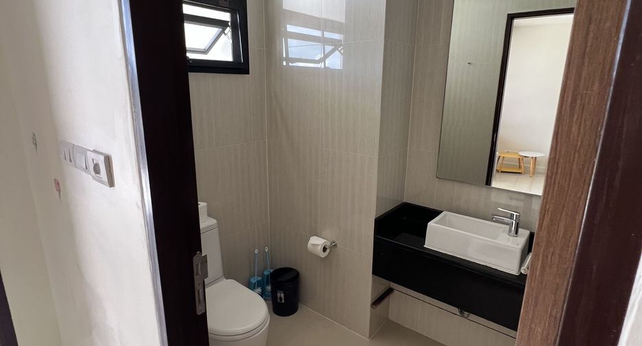 For rent 3 bedrooms townhouse in Thalang, Phuket
