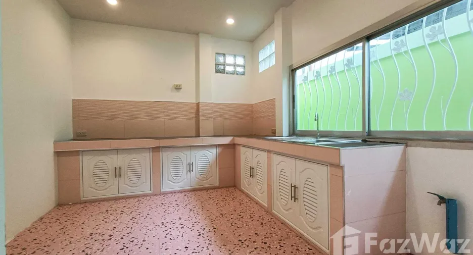 For sale 3 ベッドルーム house in Prawet, Bangkok