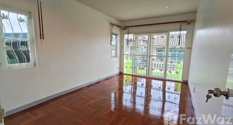 For sale 3 ベッドルーム house in Prawet, Bangkok