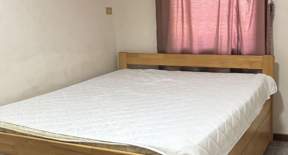 For sale 3 bedrooms condo in Yan Nawa, Bangkok