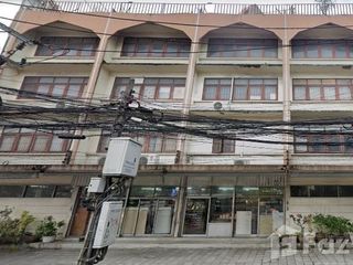 For sale 5 bedrooms retail Space in Watthana, Bangkok