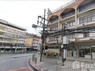 For sale 5 bedrooms retail Space in Watthana, Bangkok