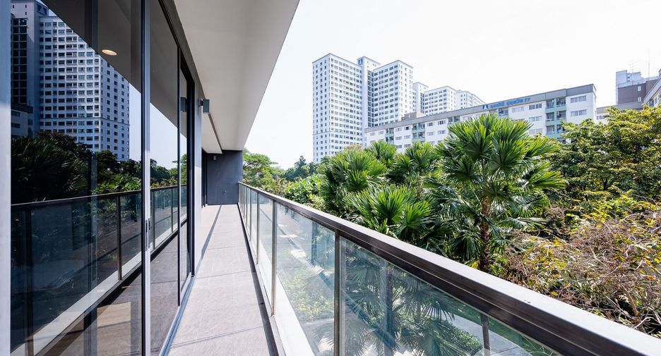 For sale 3 bedrooms condo in Suan Luang, Bangkok