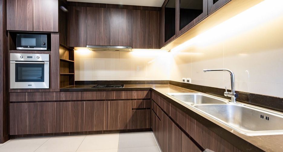 For sale 3 bedrooms condo in Suan Luang, Bangkok