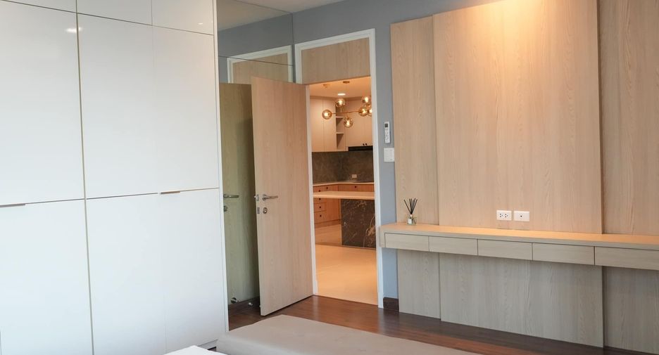 For sale 2 bedrooms condo in Ratchathewi, Bangkok