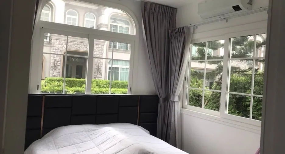 For sale 4 bedrooms house in Khlong Luang, Pathum Thani