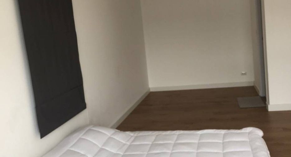 For sale 4 bedrooms house in Khlong Luang, Pathum Thani