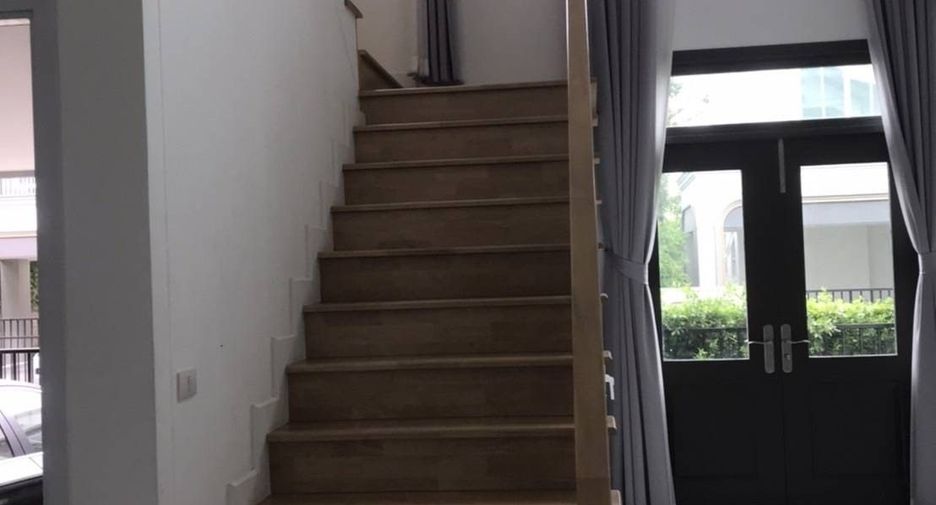 For sale 4 bedrooms house in Khlong Luang, Pathum Thani