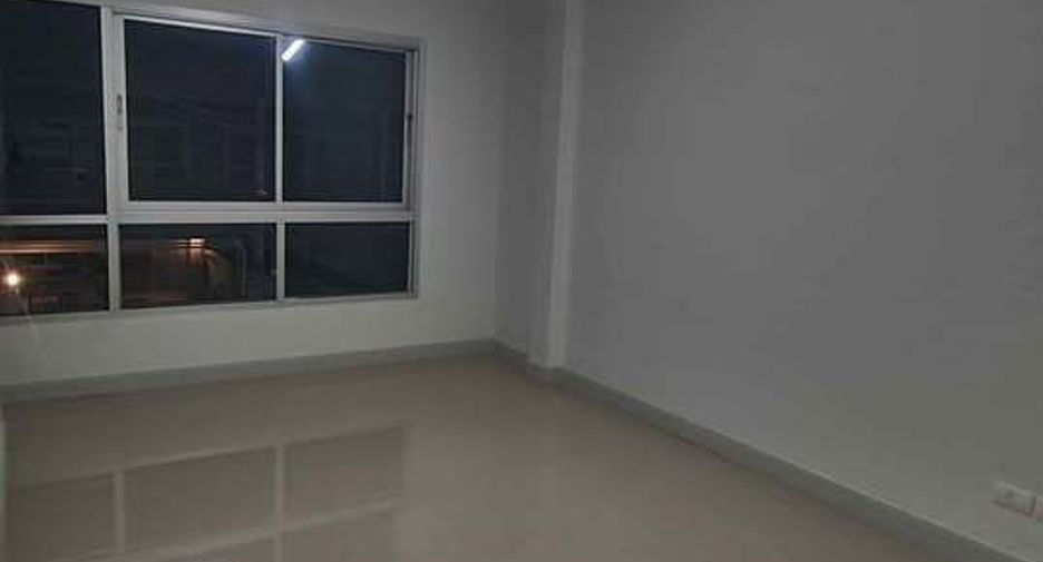 À vendre 3 chambres maison de ville à Mueang Udon Thani, Udon Thani