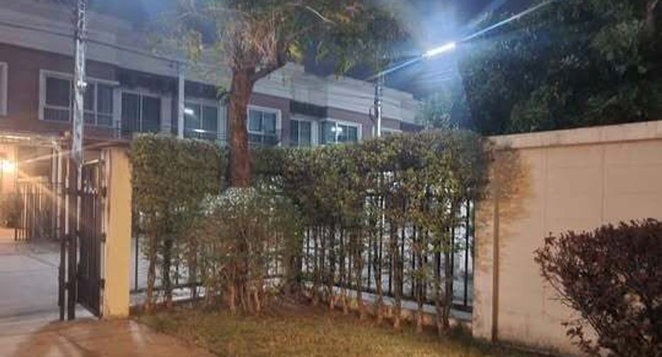 For sale 3 bedrooms townhouse in Mueang Udon Thani, Udon Thani