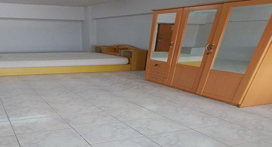 For rent studio condo in Mueang Nonthaburi, Nonthaburi