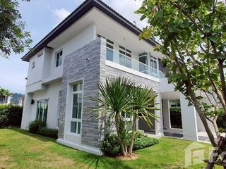 À louer 4 chambres maison à Mueang Phuket, Phuket