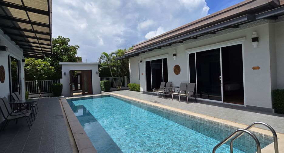 For rent 4 bedrooms villa in Mueang Phuket, Phuket
