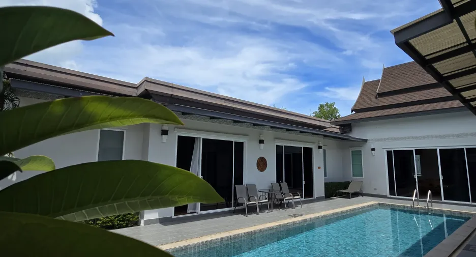 For rent 4 bedrooms villa in Mueang Phuket, Phuket