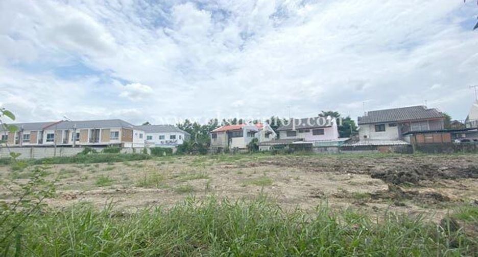 Grundstück zum Kauf in Pak Kret, Nonthaburi