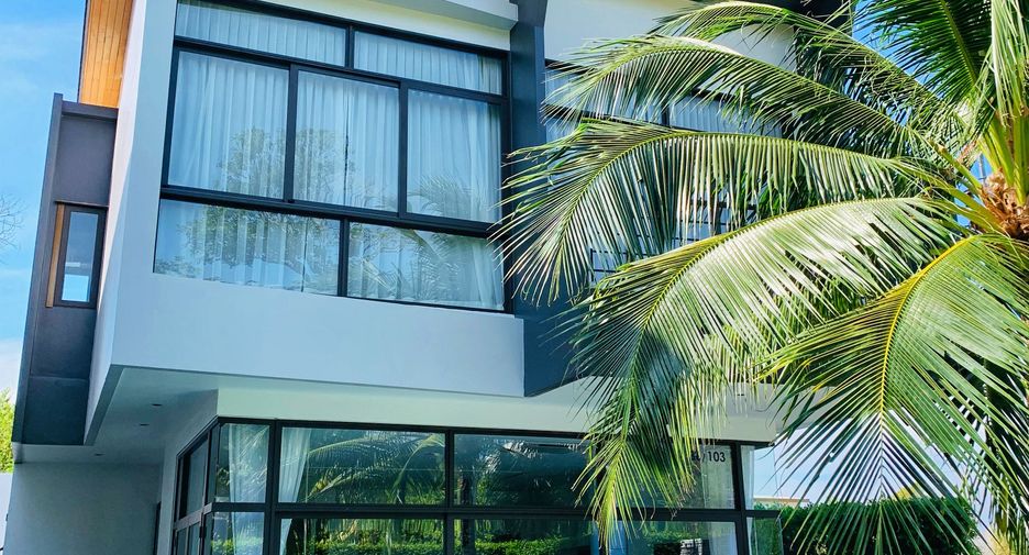 For rent 3 bedrooms villa in Mueang Phuket, Phuket