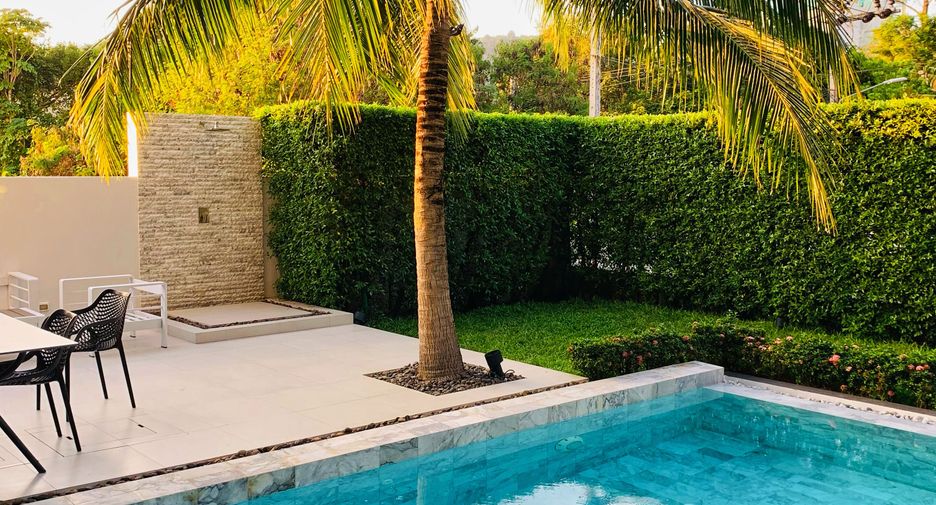 For rent 3 bedrooms villa in Mueang Phuket, Phuket