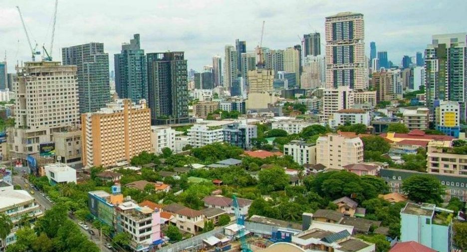 For sale そして for rent 2 ベッドルーム condo in Watthana, Bangkok