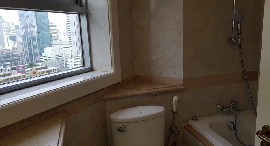 For sale 3 bedrooms condo in Pathum Wan, Bangkok