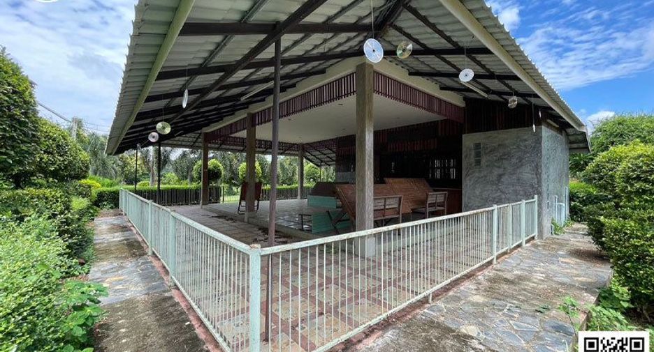 For sale 4 bedrooms house in Tron, Uttaradit