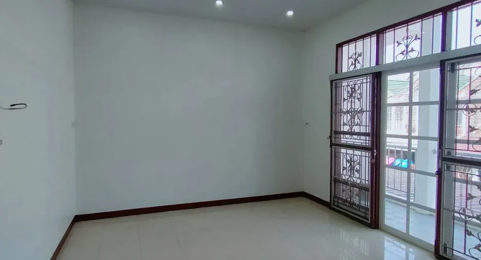 For sale 3 bedrooms townhouse in Mueang Phitsanulok, Phitsanulok