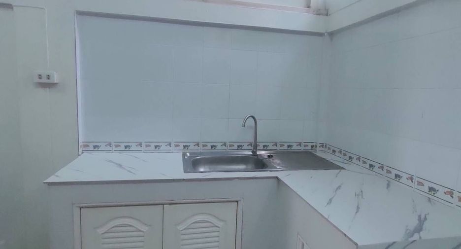 For sale 3 bedrooms townhouse in Mueang Phitsanulok, Phitsanulok