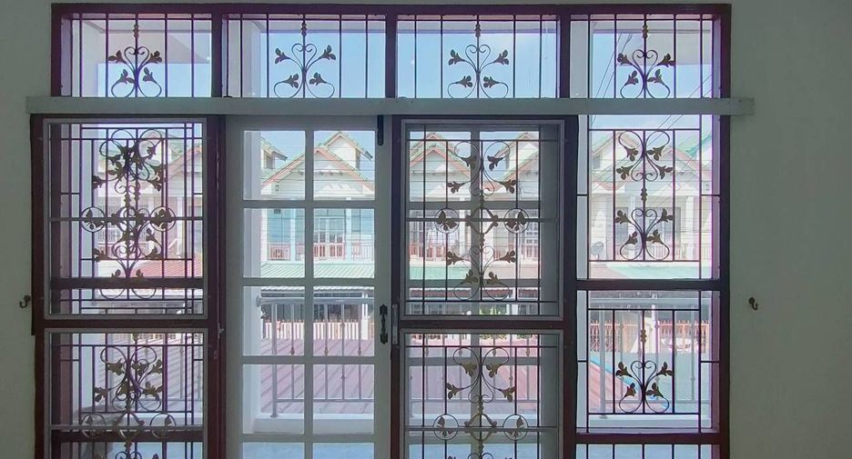 For sale 3 bedrooms townhouse in Mueang Phitsanulok, Phitsanulok