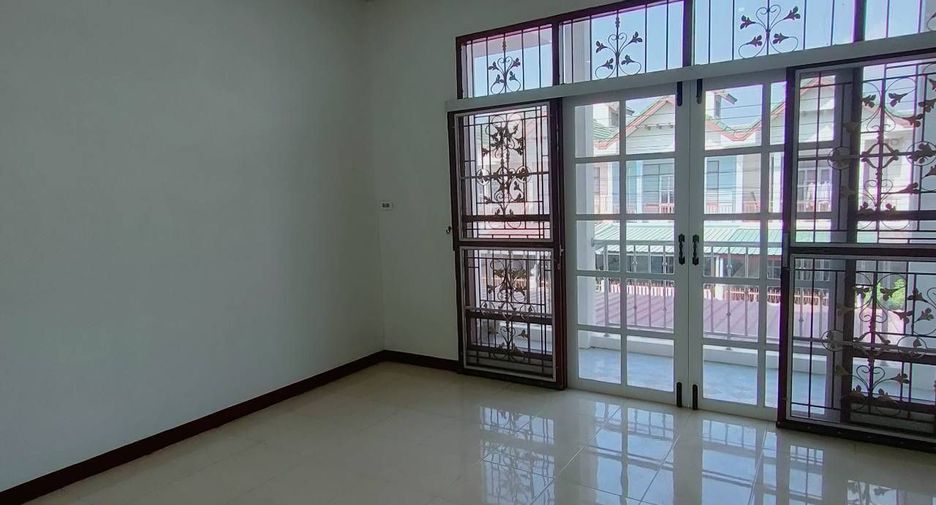For sale 3 bedrooms townhouse in Mueang Phitsanulok, Phitsanulok