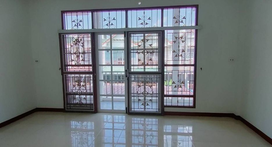 For sale 3 bedrooms townhouse in Mueang Phitsanulok, Phitsanulok