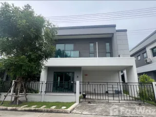 出租 4 卧室 独立屋 在 Mueang Pathum Thani, Pathum Thani