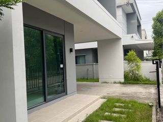 For rent 4 bedrooms house in Mueang Pathum Thani, Pathum Thani