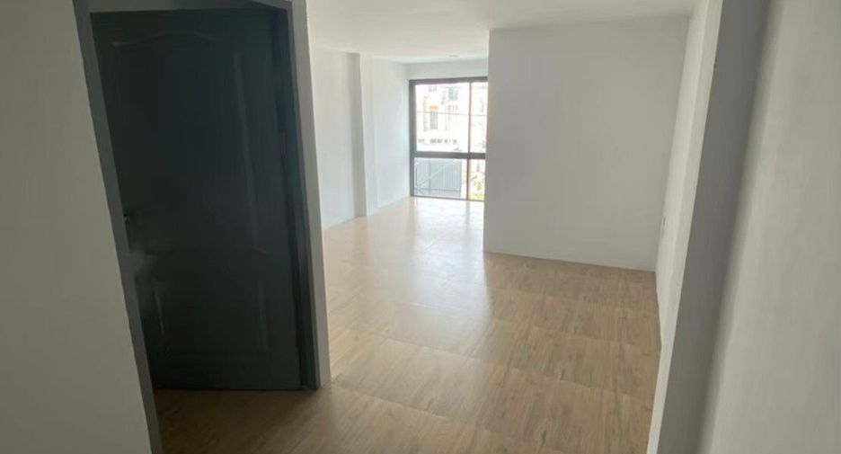 For sale and for rent 3 bedrooms townhouse in Mueang Chon Buri, Chonburi