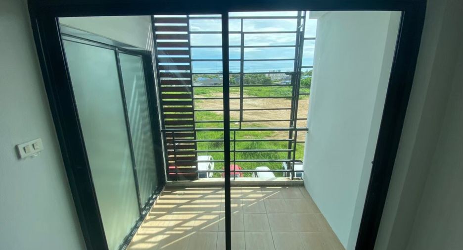 For sale and for rent 3 bedrooms townhouse in Mueang Chon Buri, Chonburi