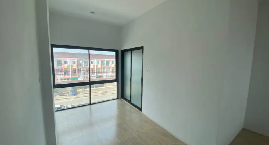For sale and for rent 3 bedrooms townhouse in Mueang Chon Buri, Chonburi