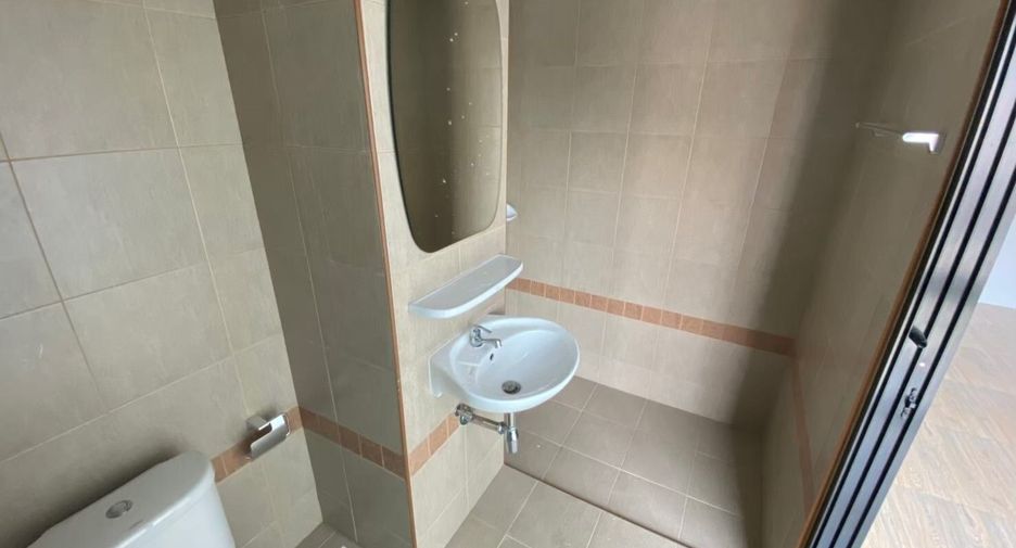 For sale and for rent 3 bedrooms townhouse in Mueang Chon Buri, Chonburi