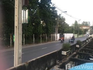 出售 土地 在 Khlong Toei, 曼谷