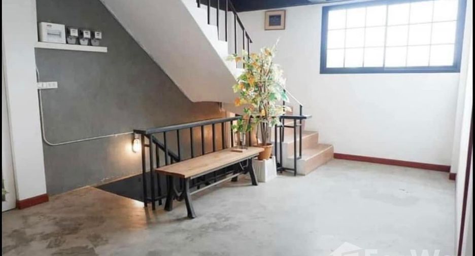 À vendre et à louer 11 chambres maison de ville à Lat Lum Kaeo, Pathum Thani