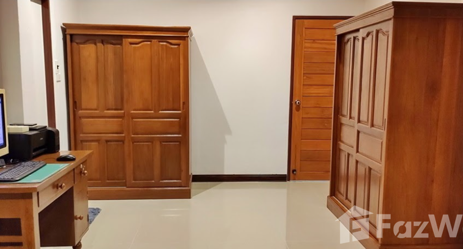 For sale 7 bedrooms villa in Den Chai, Phrae
