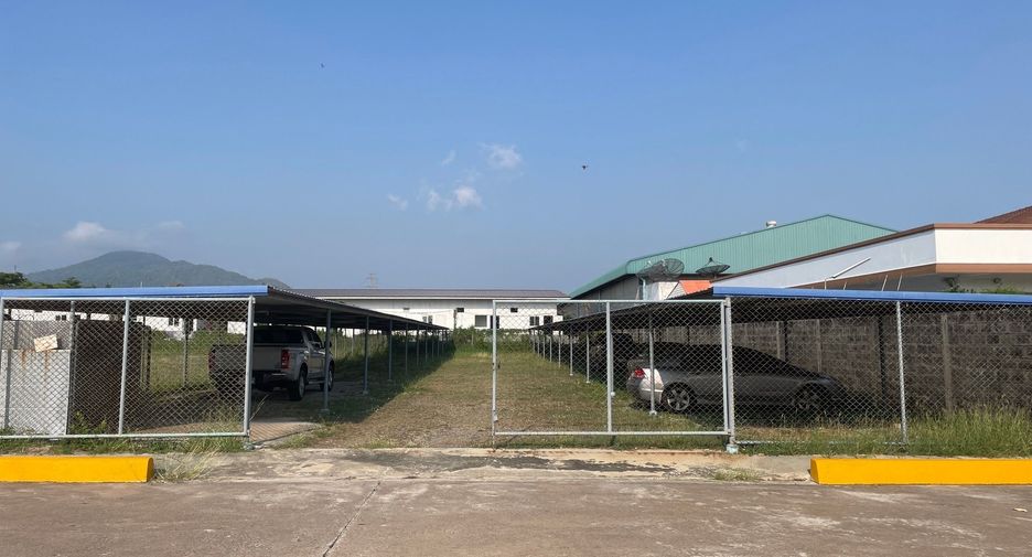 Casa en venta de estudio en Ban Bueng, Chonburi