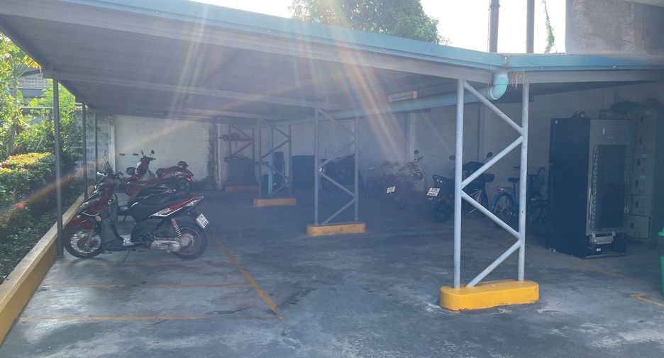 Casa en venta de estudio en Ban Bueng, Chonburi
