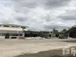 Casa en venta de estudio en Krathum Baen, Samut Sakhon