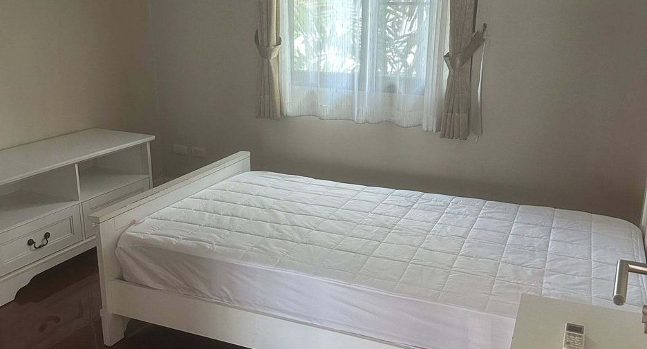 For rent 5 bedrooms house in Mueang Nonthaburi, Nonthaburi