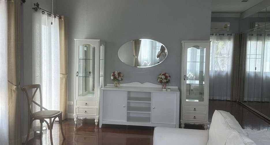 For rent 5 bedrooms house in Mueang Nonthaburi, Nonthaburi