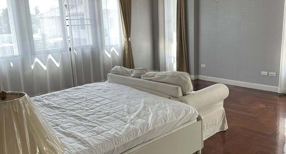 For rent 5 bedrooms house in Mueang Nonthaburi, Nonthaburi